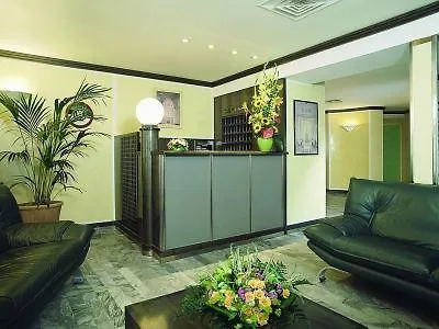 Eiffel Capitol Hotel Paris