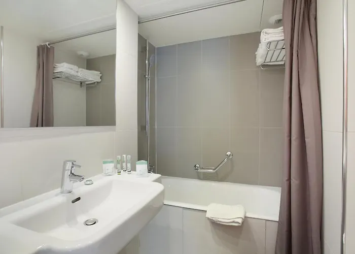 Hotel Eiffel Capitol 3*