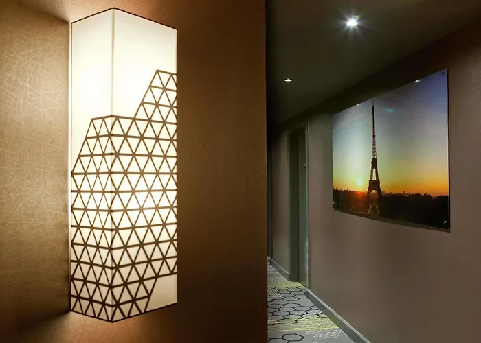 Hotel Eiffel Capitol Paris