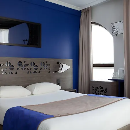 Eiffel Capitol Otel Paris