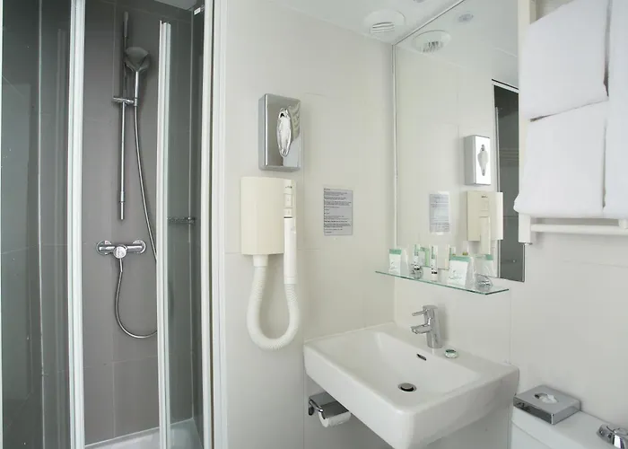 Eiffel Capitol Hotel