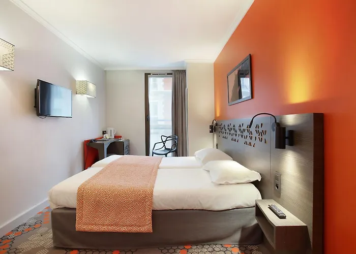 Eiffel Capitol Hotel Paris