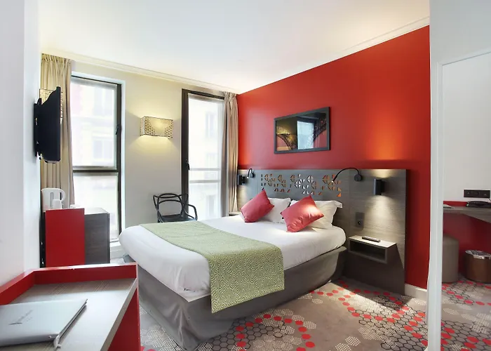 Eiffel Capitol Hotel 3*