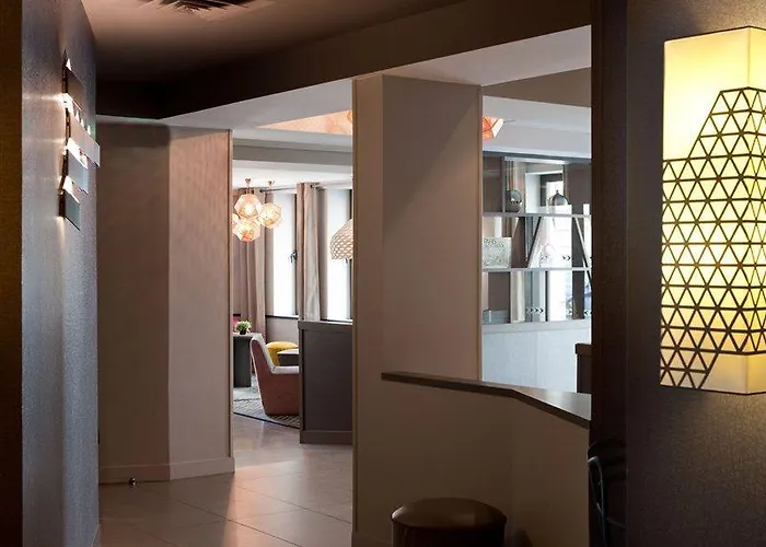 Hotel Eiffel Capitol 3*