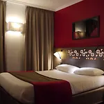 Hotel Eiffel Capitol París