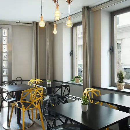 Eiffel Capitol Hotel Paris