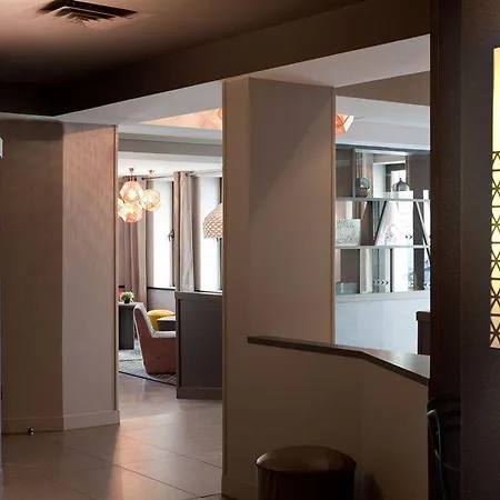 Hotel Eiffel Capitol 3*