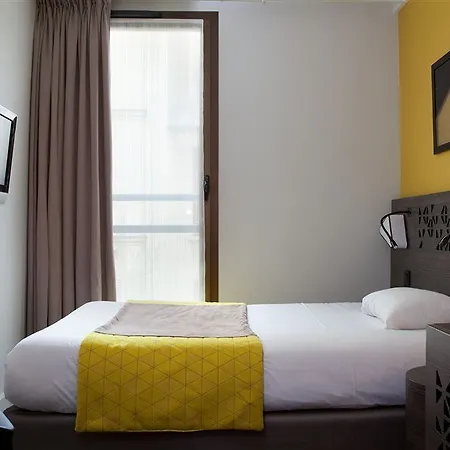 Eiffel Capitol Hotel Paris